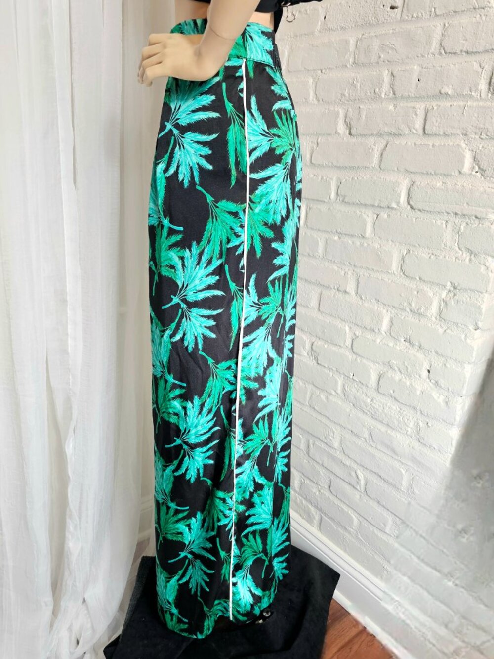Fe Noel x Target Feathered Palm Print Robe & Wide Leg Pants Set Size XL Black - Picture 15 of 16